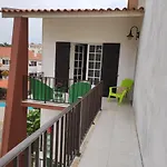 Lemos Family House 펜션 나자레