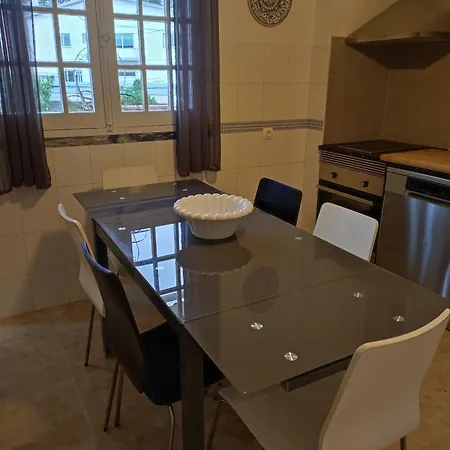 Дом отдыха Lemos Family House